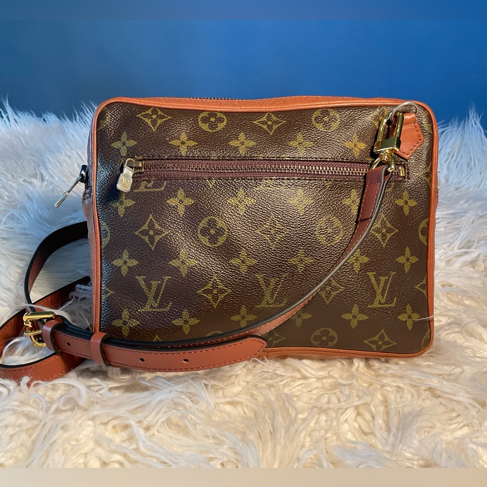 Louis Vuitton Monogram Crossbody Shoulder Bag